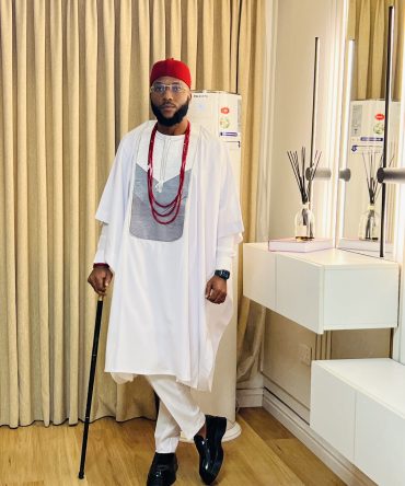WHITE ROYAL AGBADA